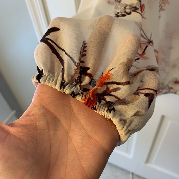 H&M floral blouse - Picture 4 of 5